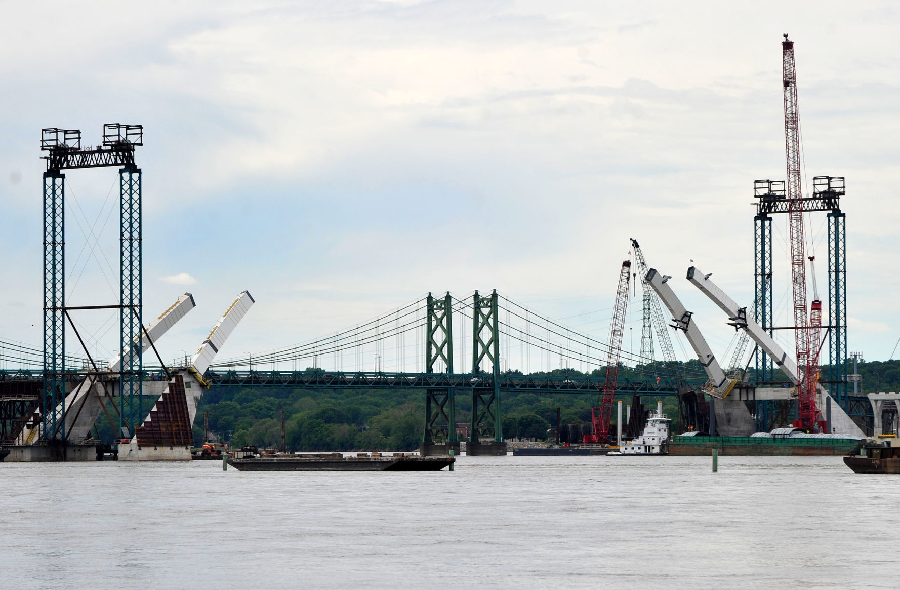 Construction on the new Interstate 74 bridge update.